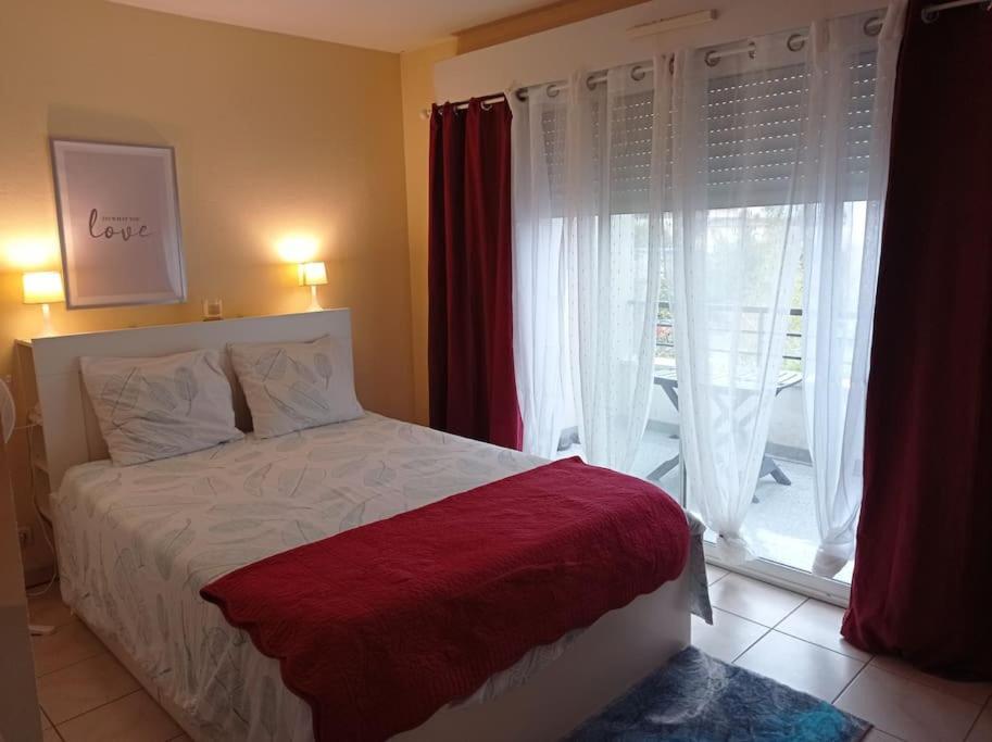 Studio Sur La Plage Des Dagueys Libourne Exterior photo